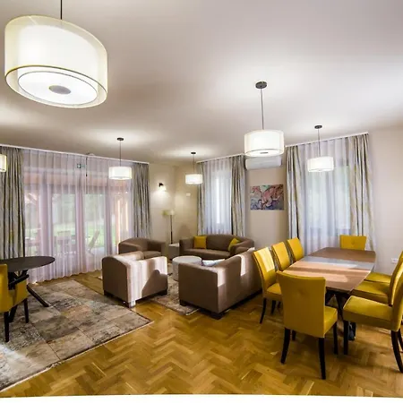 Haracsi Vendeghaz * Zselickisfalud