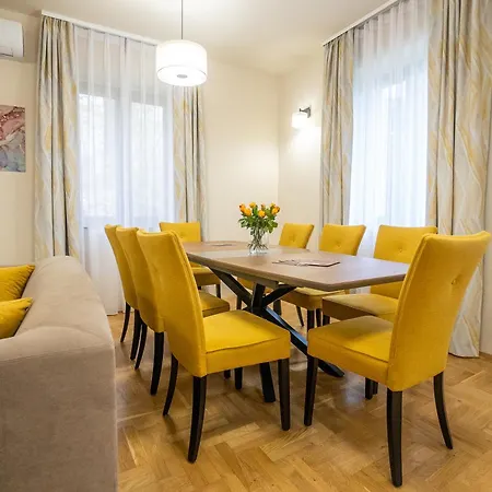 Haracsi Vendeghaz * Zselickisfalud