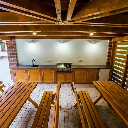 Haracsi Vendeghaz ゲストハウス *