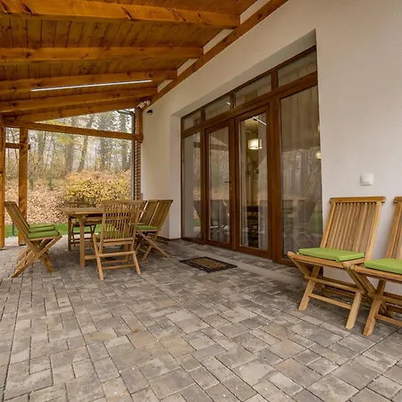 ゲストハウス Haracsi Vendeghaz *